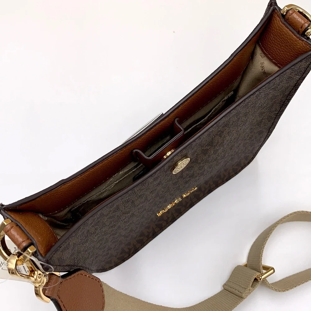 MICHAEL KORS Briley Small Logo Messenger Bag BROWN SIGNATURE COLOR